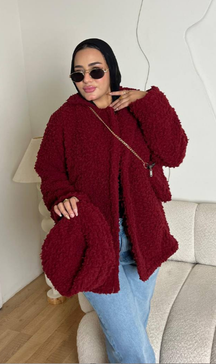 جاكيت فرو مكتكت مبطّن بالشنطة والطاقية – طقم شتوي كامل 🔥