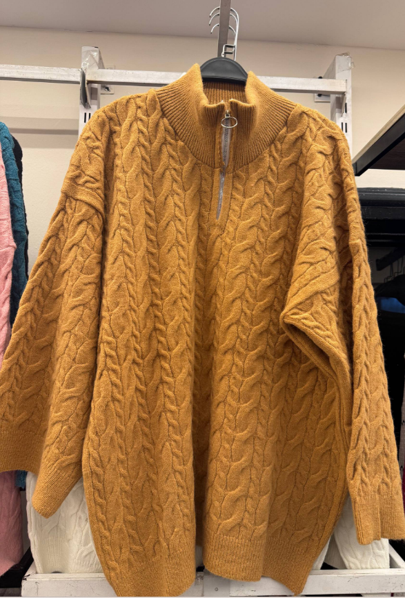 بلوفر أوفر سايز صوف ناعم برقبة نص سستة