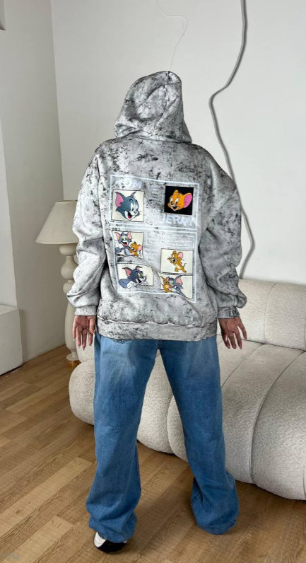 هودي محجّر بطباعة خلفية تريندي