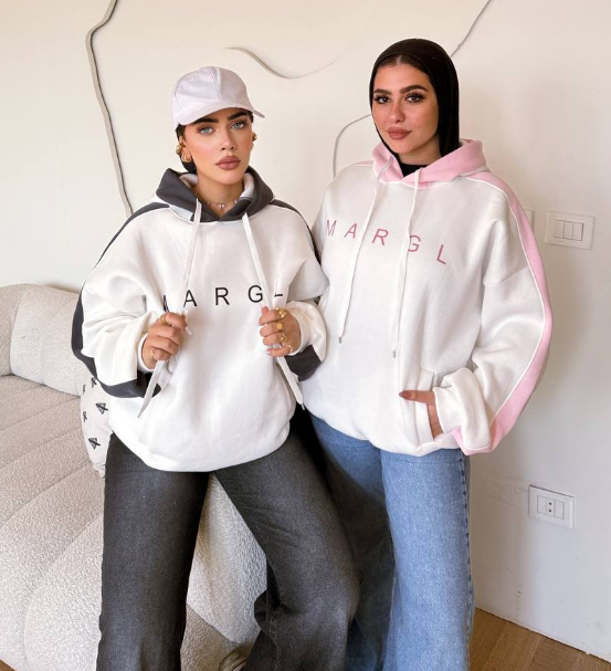 هودي شي إن 🔥 – تريندي وأنيق على الآخر 💕