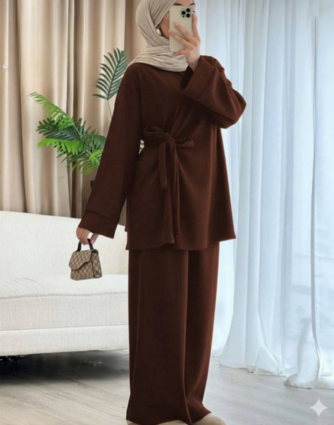 سوت لف قطعتين – نعومة وفخامة 🌸