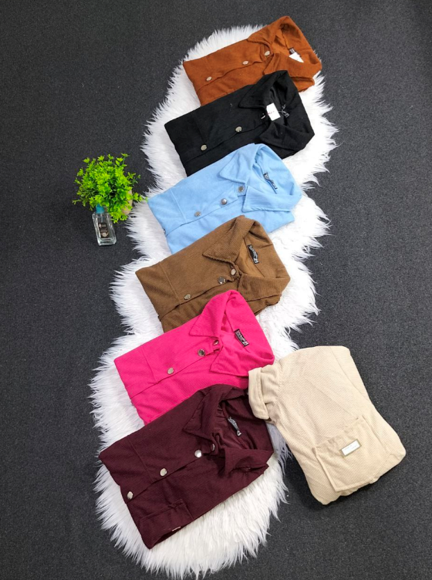 شميز بزراير دهبي وجيب واحد