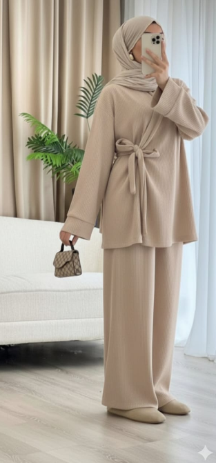 سوت لف قطعتين – نعومة وفخامة 🌸