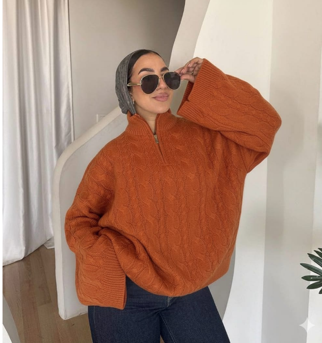 بلوفر أوفر سايز صوف ناعم برقبة نص سستة