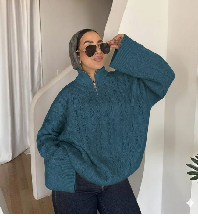 بلوفر أوفر سايز صوف ناعم برقبة نص سستة