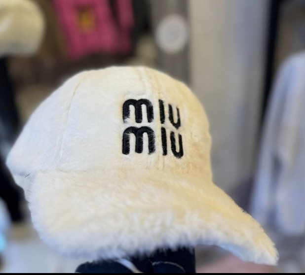 كاب فرو Miu Miu الترندي – Miu Miu Winter Fur Cape