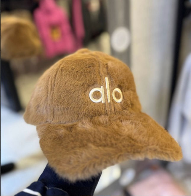 كاب فرو ALO الترندي – ALO Winter Fur Cape