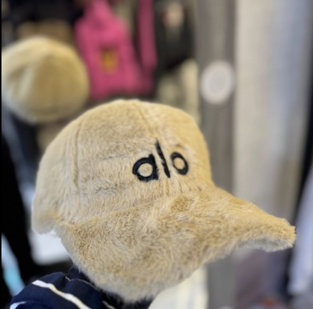 كاب فرو ALO الترندي – ALO Winter Fur Cape